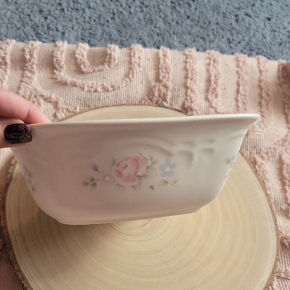 Pfaltzgraff Heart-Shaped Floral Dish - Picture 4 of 7